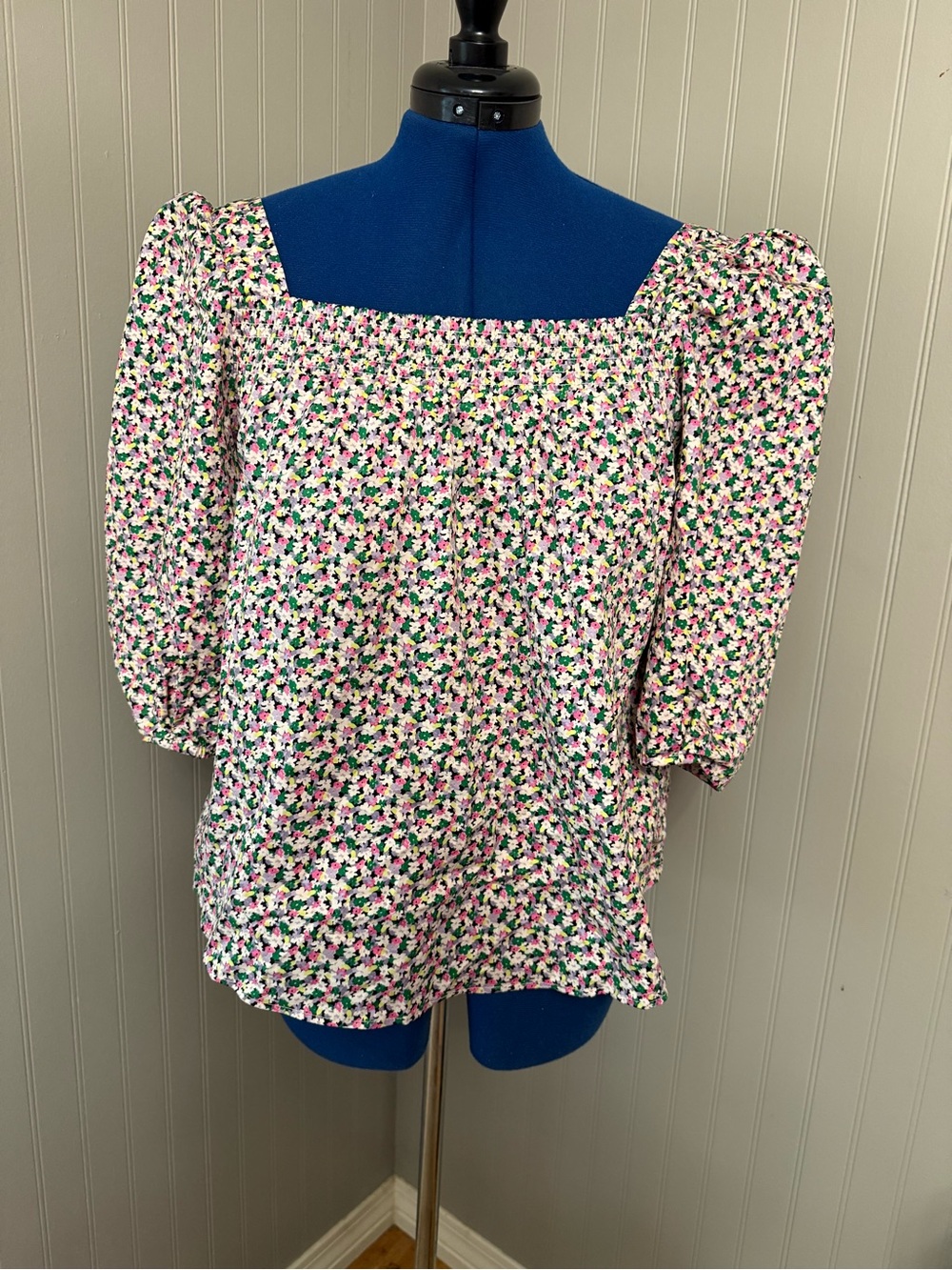 H&M Large 100% Cotton Floral Square-Neck Puff Sleeve Top in White and Pink